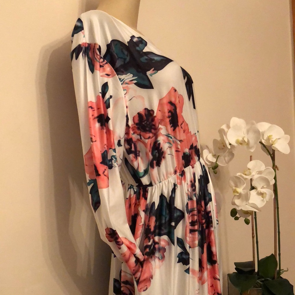 Gorgeous floor length floral dress with pockets - Picture 6 of 8